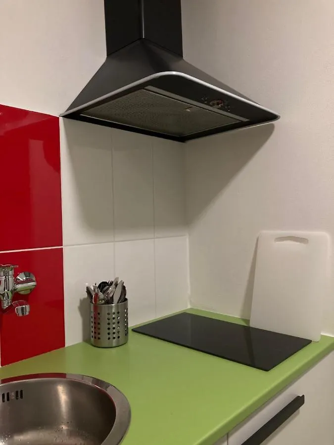 Capsule Hostel Zizkov Tower プラハ