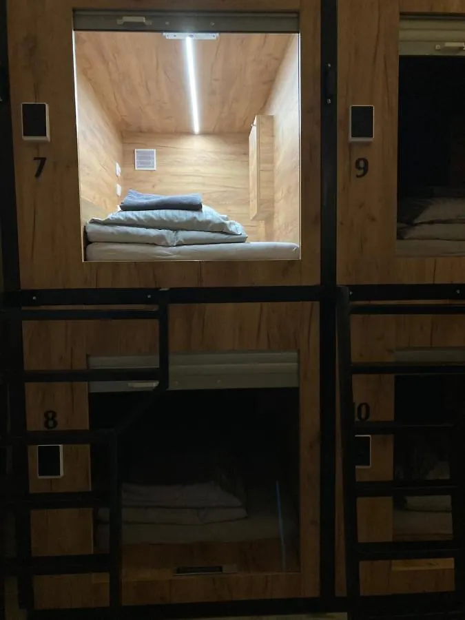 Capsule Hostel Zizkov Tower プラハ チェコ