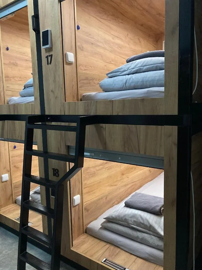 Capsule Hostel Zizkov Tower プラハ